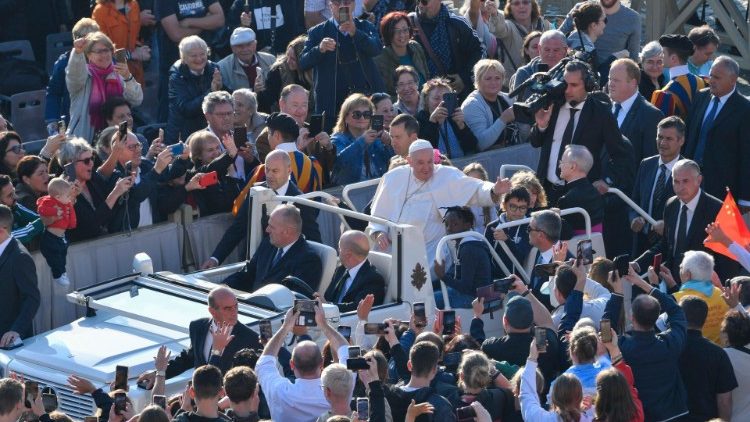 Papa Francesco all'udienza generale di questa mattina