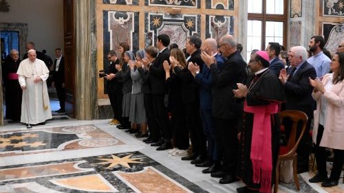 Папа: миссионерское СМИ – «голос безгласных»