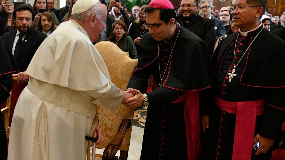 Os peregrinos na audiência com Francisco no Vaticano