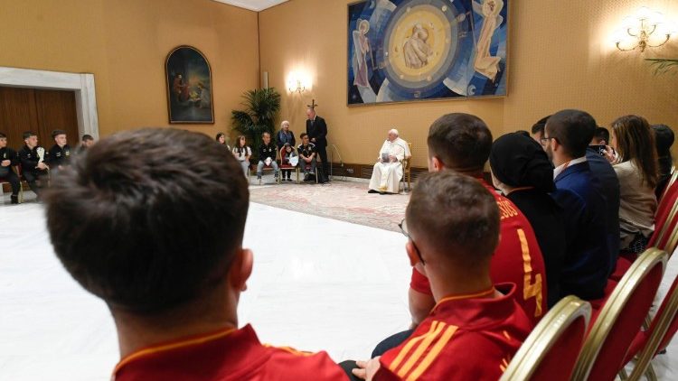 Аўдыенцыя для аргентынскай футбольнай каманды Talla Baja