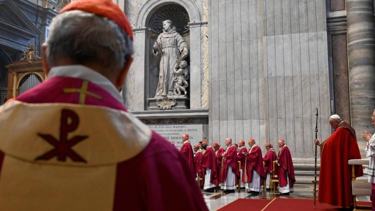 Ibada ya Misa Takatifu kwa ajili ya kuwaombea Makardinali na Maaskofu.