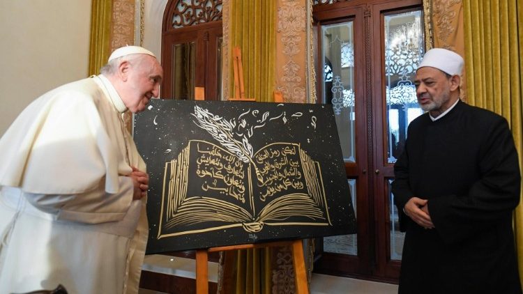 En la tierra del árbol de la vida, imagen que el Sucesor de Pedro utilizó durante su primer discurso, Francisco se encuentra como sembrador de paz. (Vatican Media)