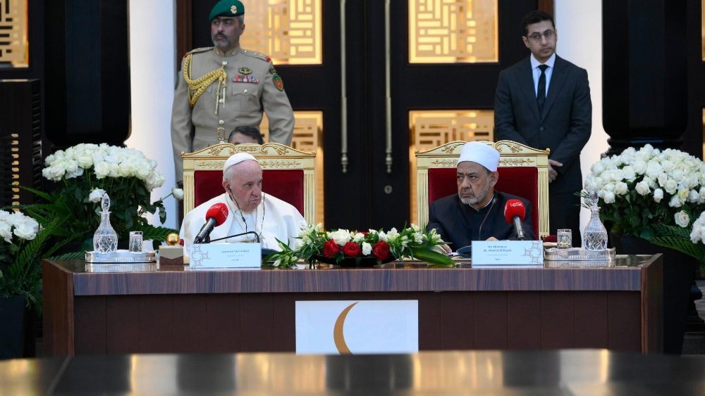 Pápež František s Moslimskou radou starších (Awali, 4. nov. 2022)
