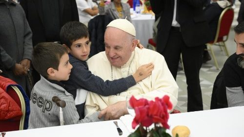Fisichella: davanti al povero non si fa retorica, si ha senso di umanità
