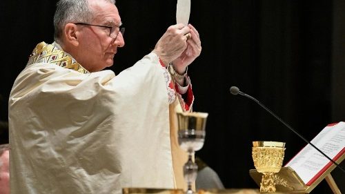 Kardin&aacute;l Parolin pri omši za mier na Ukrajine: Prelomiť začarovan&yacute; kruh