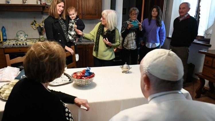 Francisco no interior de Asti com a família