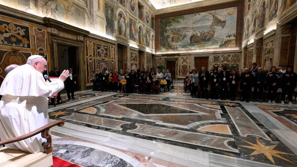 No Dia Internacional das Pessoas com Deficiência, o encontro de Francisco no Vaticano