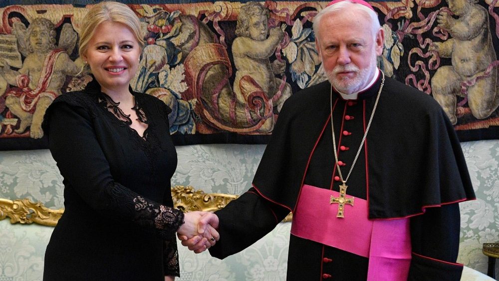 Zuzana Čaputová nell'incontro con monsignor Ghallagher