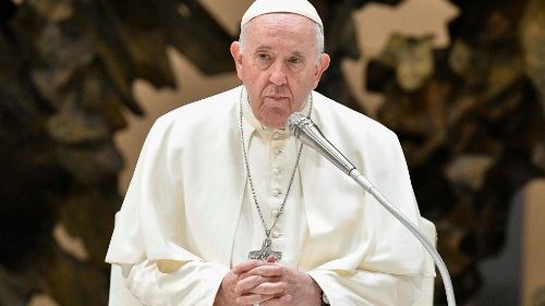 Папа: відсвяткуймо цього року Різдво скромніше, але з українцями в серці