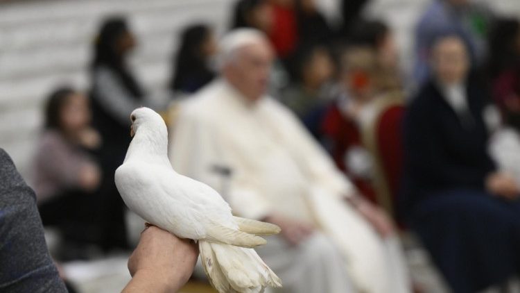 Pope Francis met several Ukrainian refugee children on Sunday