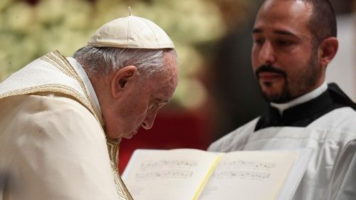 François salue la gentillesse de son prédécesseur Benoît XVI