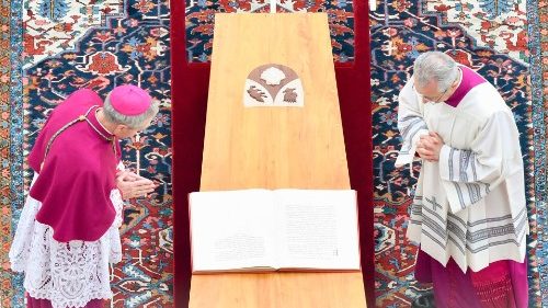 "Que brille la luz de Cristo, no la propia"