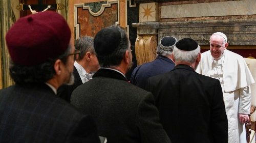 Francesco: la vita non può deciderla un algoritmo, servono etica e rispetto