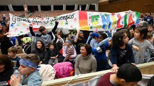 Le Pape aux jeunes: Dieu voit chaque personne dans sa plénitude