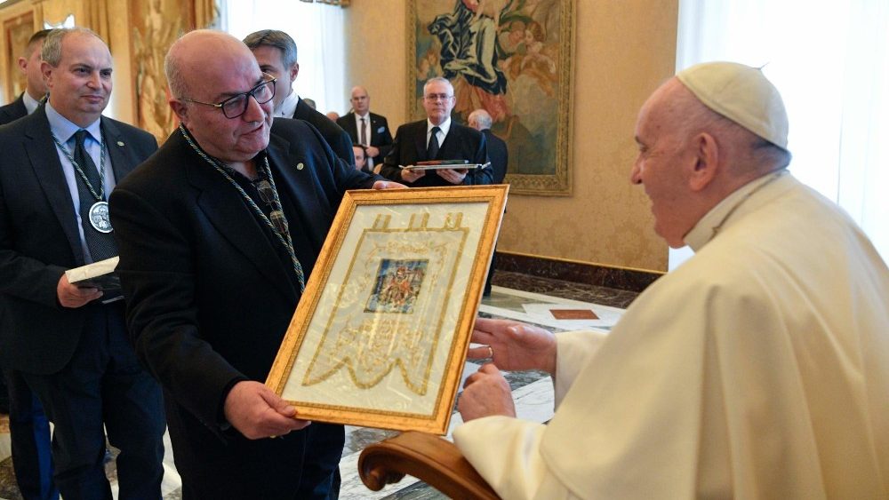 Papa Francisco com os Membros da Confederação das Confrarias