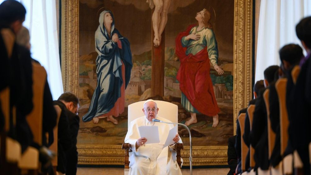Il Papa con la comunità del Pontificio Collegio Urbano "de Propaganda Fide"