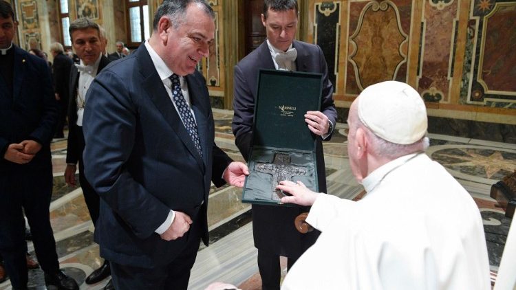 Papież do niepełnosprawnych: bądźcie siłą na rzecz pokoju w społeczeństwie