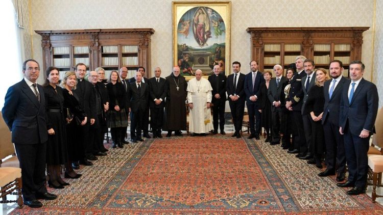 Le Pape et la délégation de l'Institut européen d’Études internationales de Salamanque le 26 janvier 2023. 