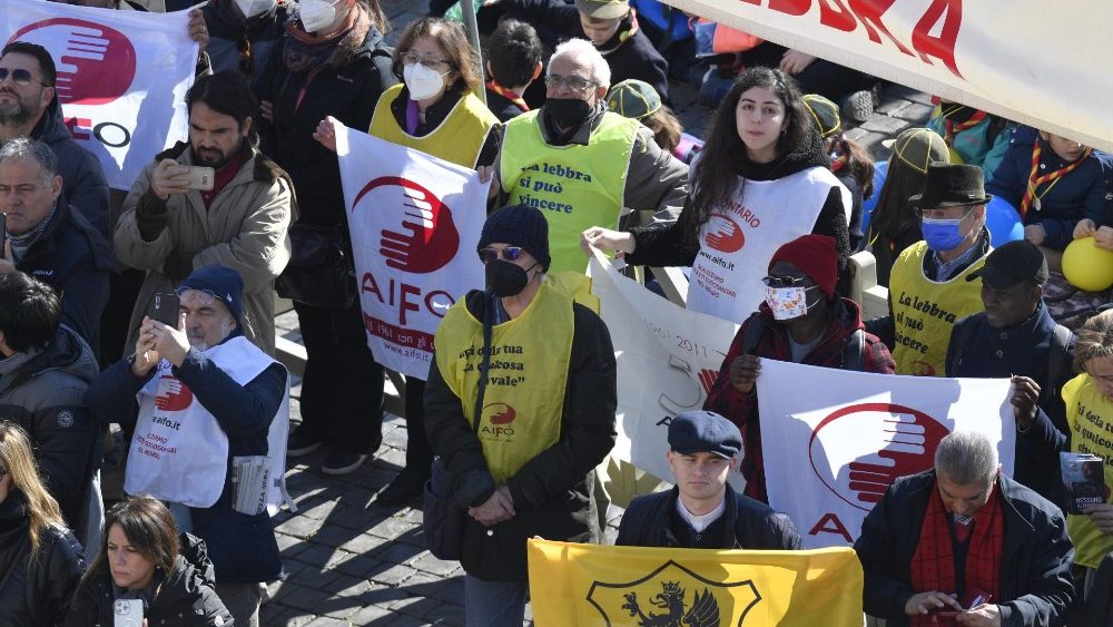 I fedeli in piazza San Pietro 