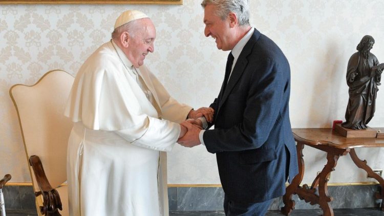教宗與聯合國難民事務高級專員格蘭迪