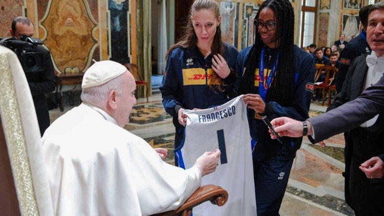 La Fédération italienne de volley-ball reçue le lundi 30 janvier 2023 par le Pape. 