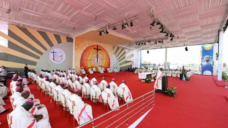 Святая Месса в Киншасе (ДРК, 1 февраля 2023 г.)