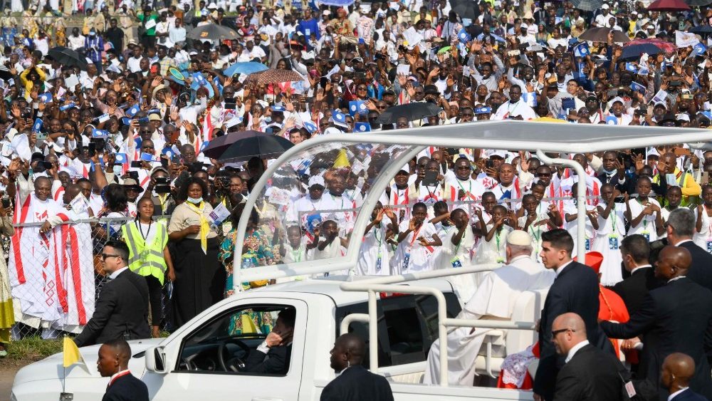 2023.02.01 Viaggio Apostolico nella Repubblica Democratica del Congo e in Sud Sudan - Santa Messa all'Aeroporto di N'dolo