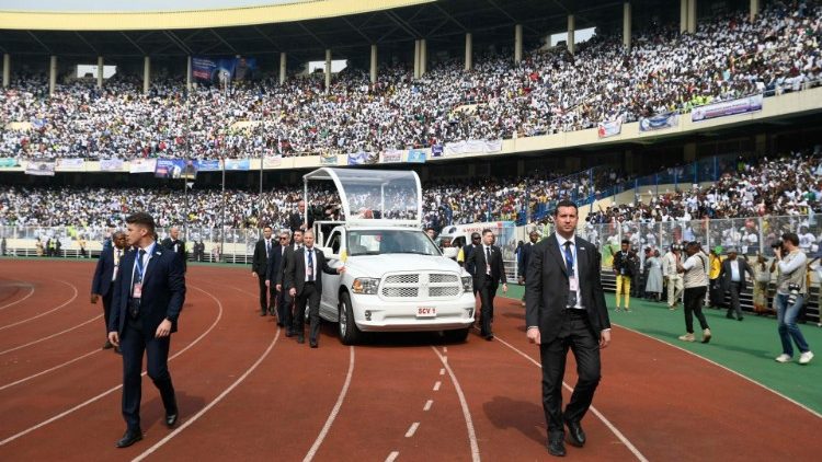 Baba Mtakatifu Alhamisi tarehe 2 Februari 2023 amekutana na kuzungumza na Makatekista pamoja na umati mkubwa wa vijana wa kizazi kipya kutoka nchini DRC.