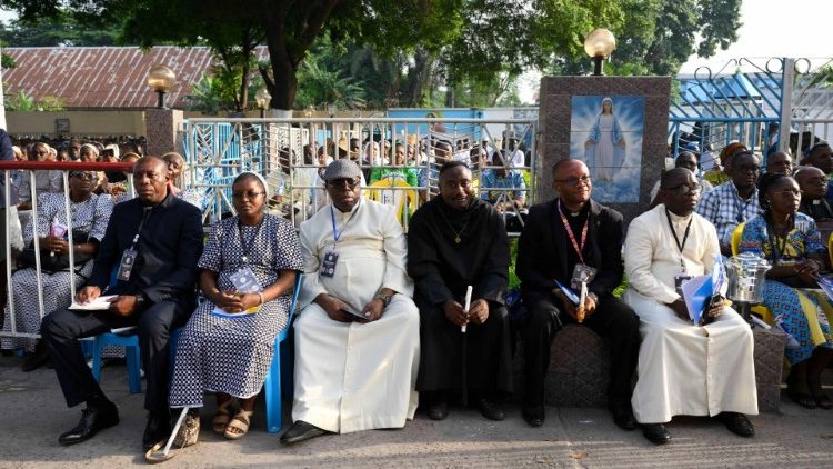 Karama za Mashirika mbalimbali ni  zawadi za Roho Mt.