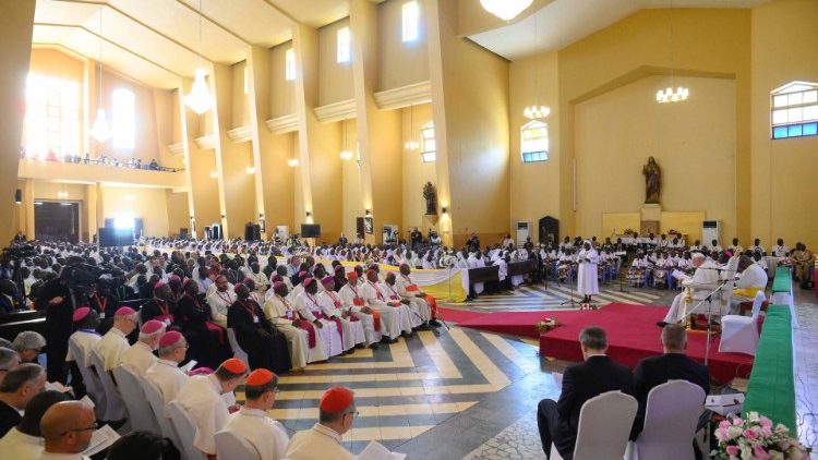 Tafakari ya Liturujia ya Neno la Mungu, dominika ya 5 ya mwaka A wa Kanisa, kipindi cha kawaida. Wajibu wa Wakristo ni kuyatakatifuza malimwengu kwa ushuhuda wa maisha yao adili.