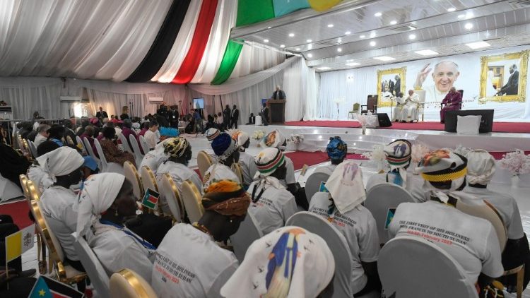 Viongozi wakuu wa Makanisa Jumamosi tarehe 4 Februari 2023 walikutana na kuzungumza na watu wasiokuwa na makazi maalum nchini Sudan ya Kusini. 