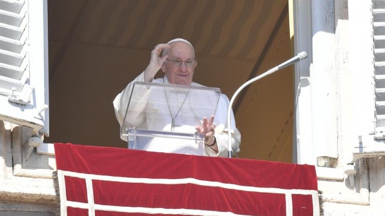 Papst Franziskus beim Angelus