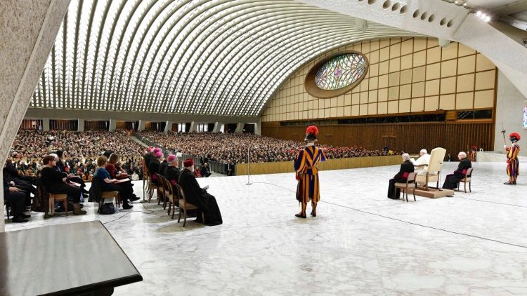 L' Aula Paolo VI durante la catechesi di Papa Francesco