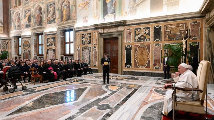 Un momento dell'udienza ai soci del Circolo San Pietro