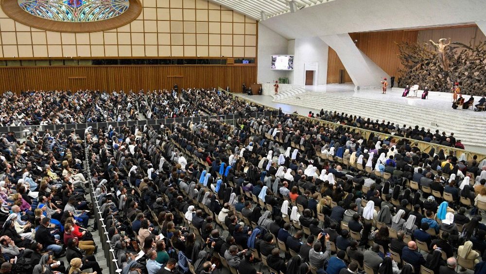 Rectores, profesores, estudiantes y personal de las universidades e instituciones pontificias romanas.