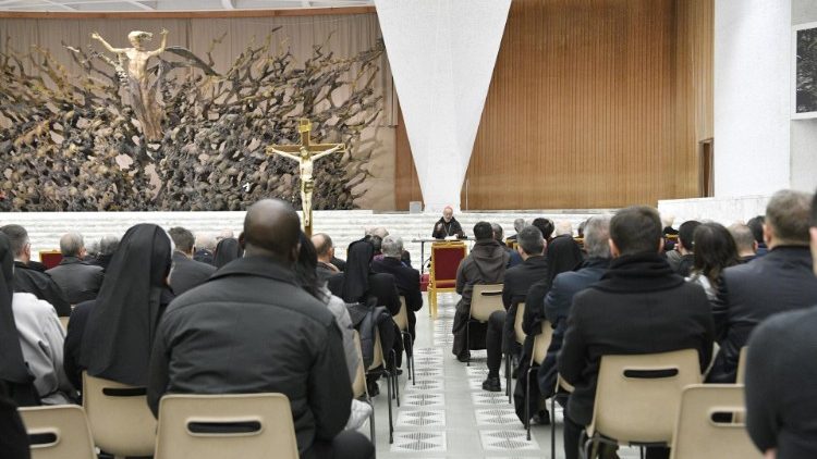 Andacht in der Audienzhalle