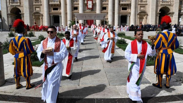 Zabilježen prizor sa svečane mise na Trgu