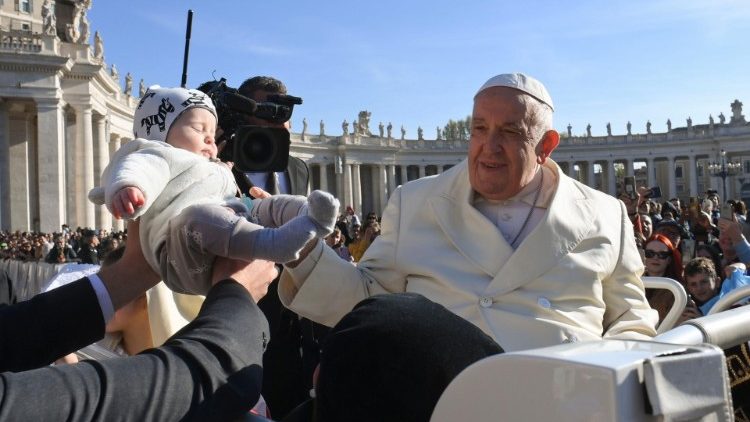 Papież Franciszek, zdjęcie z audiencji generalnej 12.04.2023 r.