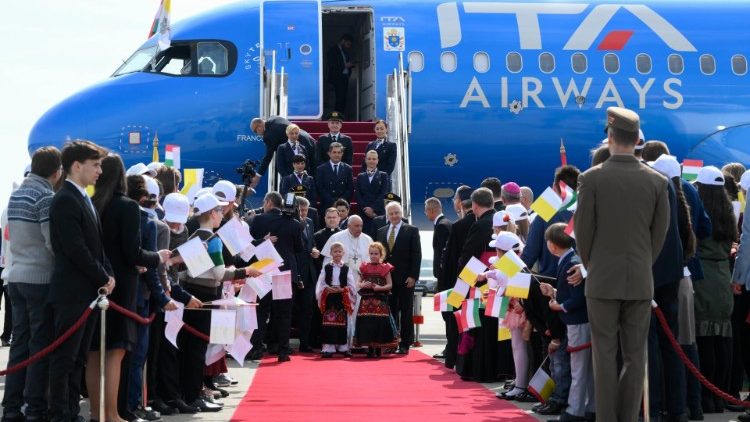 Dolazak Svetog Oca u međunarodnu zračnu luku „Ferenc Liszt“ u Budimpešti 