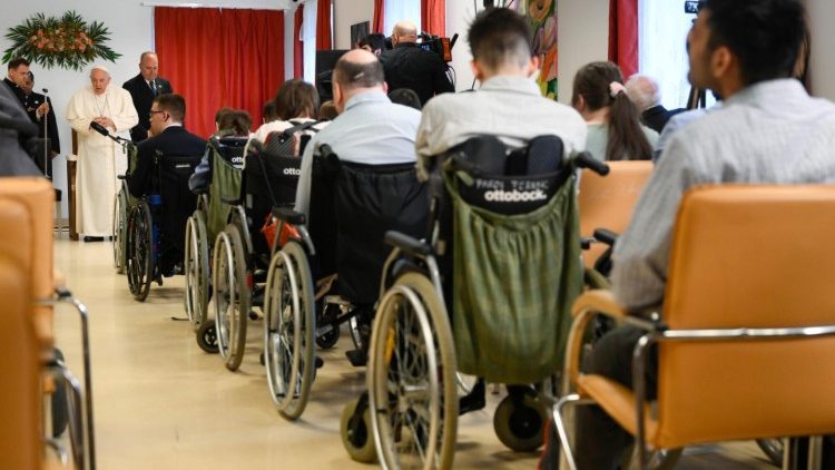 Pope Francis at the Blessed Laszlo Institute