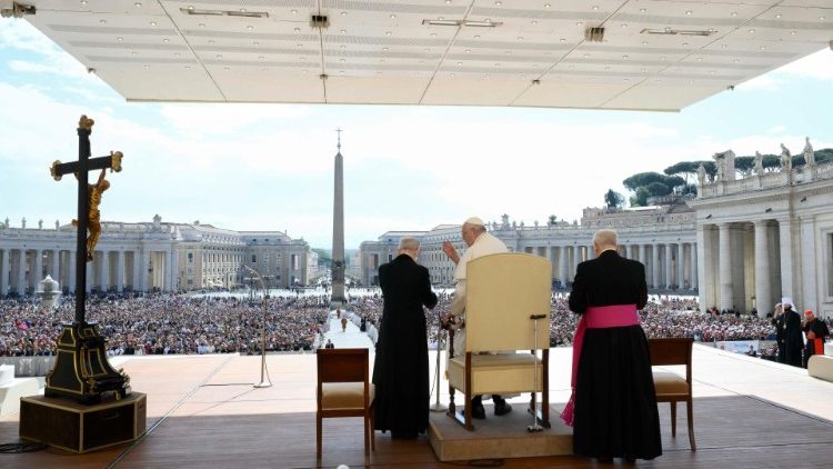 Szerdai áltános kihallgatás 