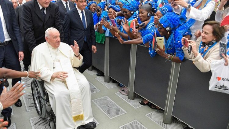 Francisco recebe no Vaticano a União Mundial de Organizações Femininas Católicas