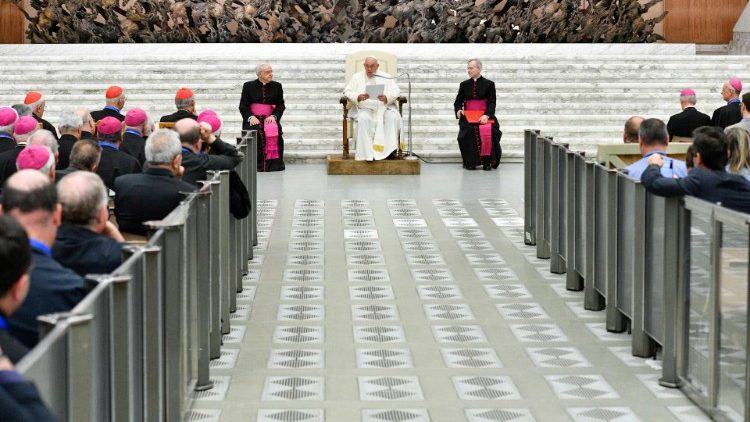 Ferenc p&aacute;pa az audienci&aacute;n