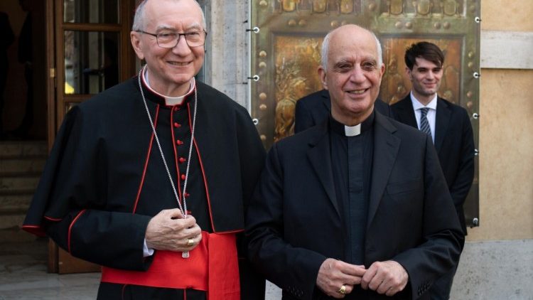 Кардынал П'етра Паралін і арцыбіскуп Рына Фізікела
