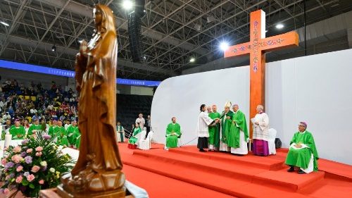 Mongolia, Francesco: potenza e ricchezza non danno gioia che dura ma l’amore gratuito