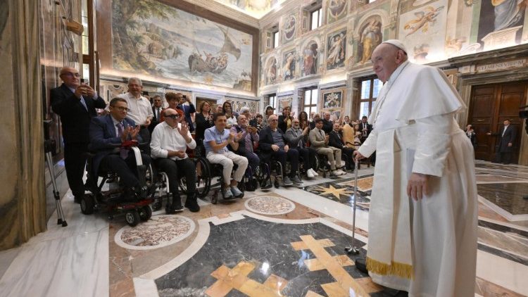 Il Papa nella Sala Clementina del Palazzo apostolico per l'udienza all'ANMIL