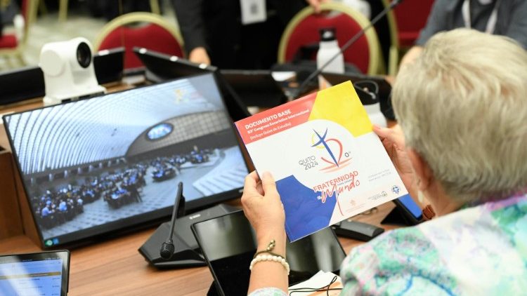 I lavori in Aula Paolo VI del Sinodo