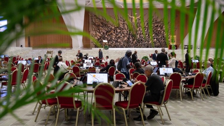 I lavori in Aula Paolo VI per il Sinodo