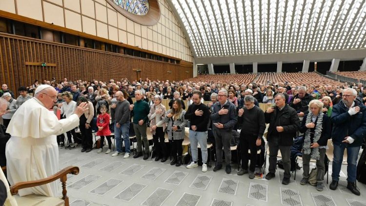 Pope Francis with the members of the Fraternity of Romena