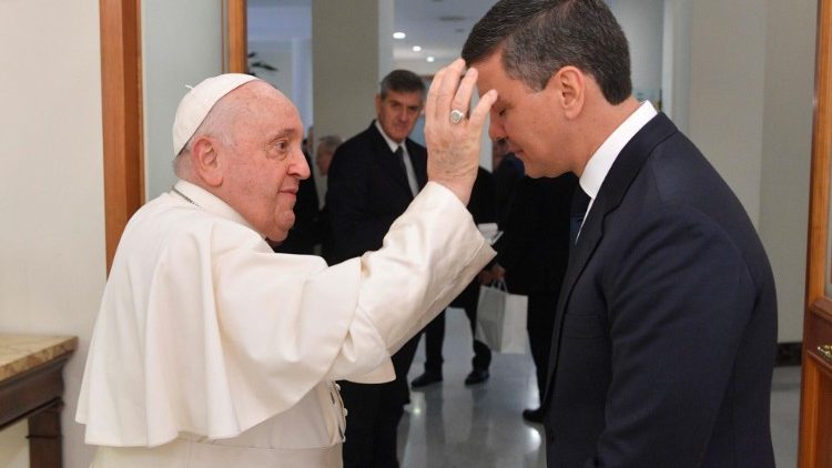 Il Papa nell'udienza con Santiago Peña Palacios, presidente della Repubblica del Paraguay